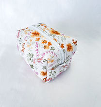 Load image into Gallery viewer, PRE-ORDER: Make-up Pouch - Wildflower