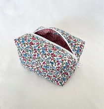 Load image into Gallery viewer, PRE-ORDER: Make-up Pouch - Hot House Flowers