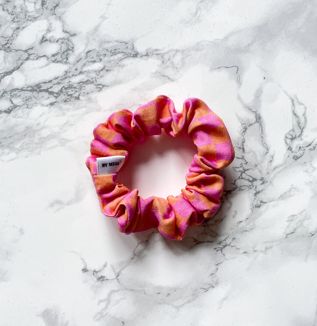 Racing Scrunchie: Checkered Flag Pink & Orange mini