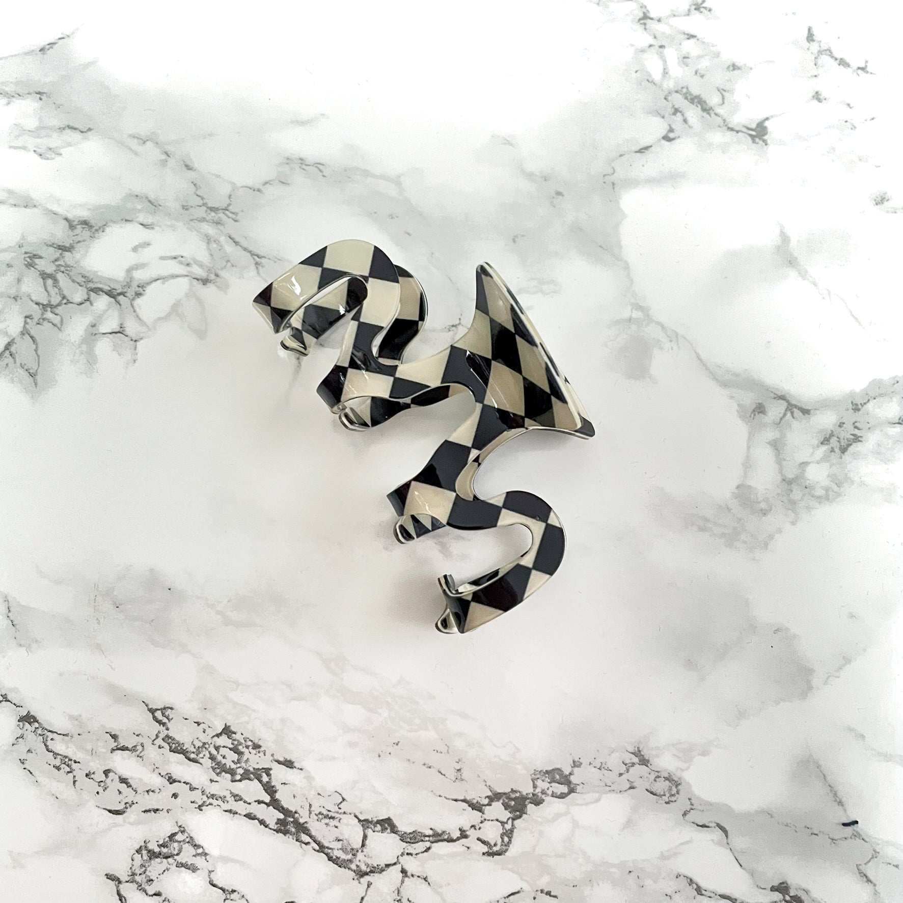 Squiggly Checkered Flag Claw Clip